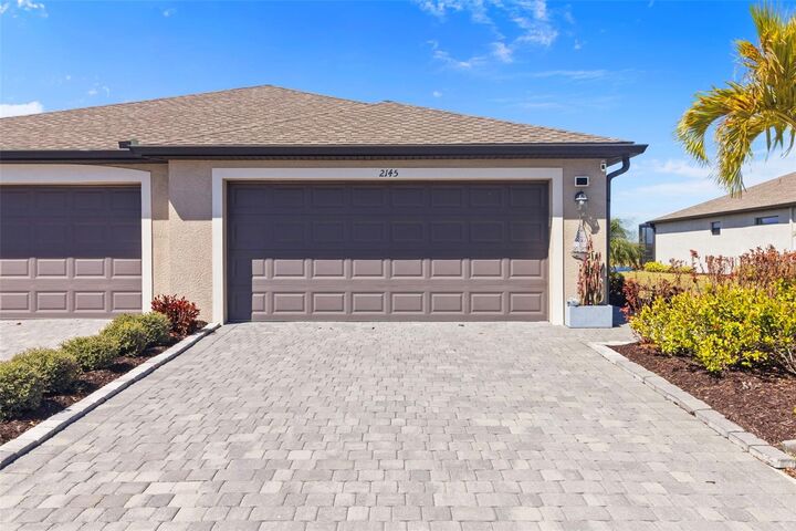 Property Photo:  2145 Bonito Way  FL 33953 