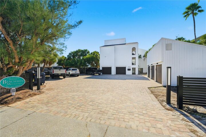 Property Photo: 450 Beach Road 3 FL 34242