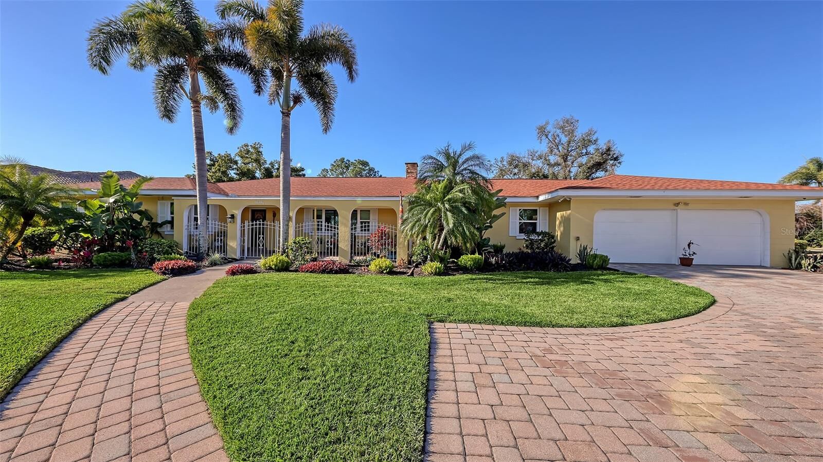 Property Photo:  844 Magellan Drive  FL 34243 