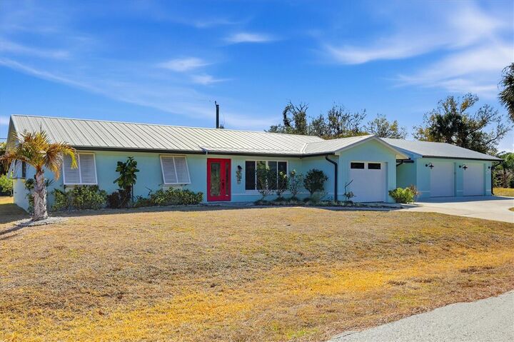 Property Photo:  22365 Albany Avenue  FL 33952 