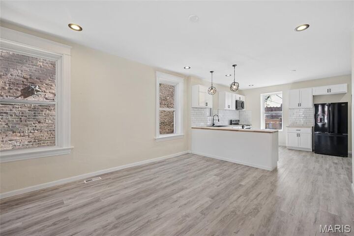 Property Photo:  816 McLaran Avenue  MO 63147 