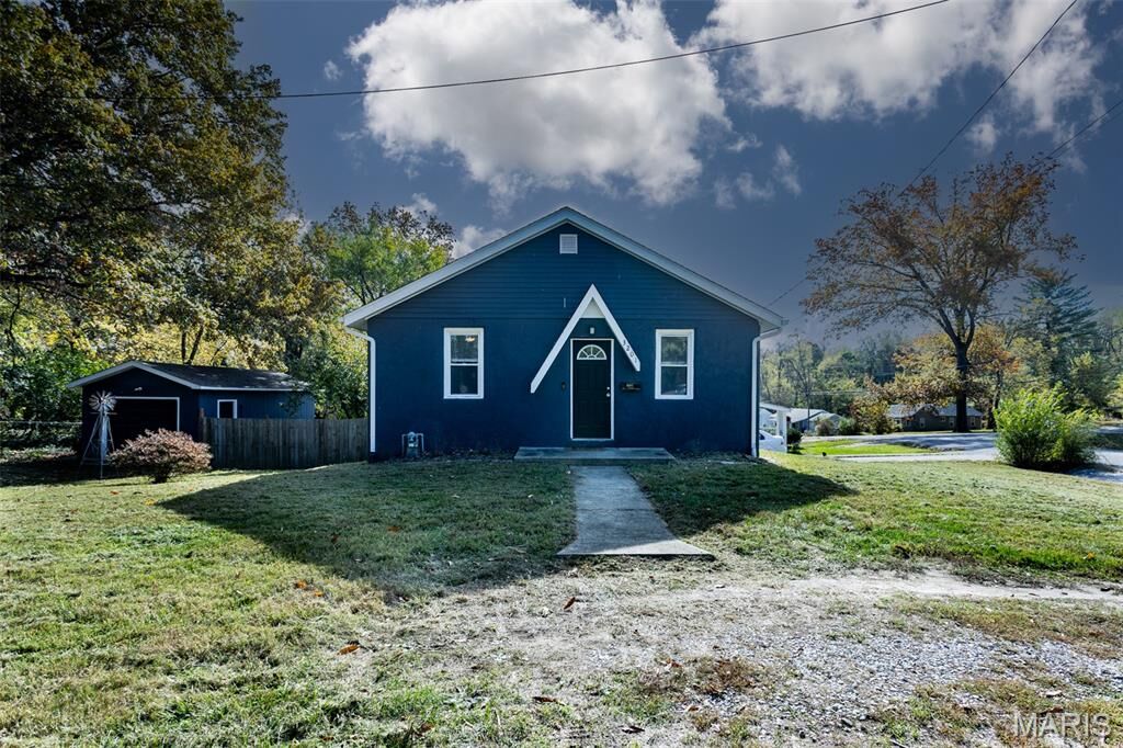 Property Photo:  3201 Charlotte Court  IL 62002 