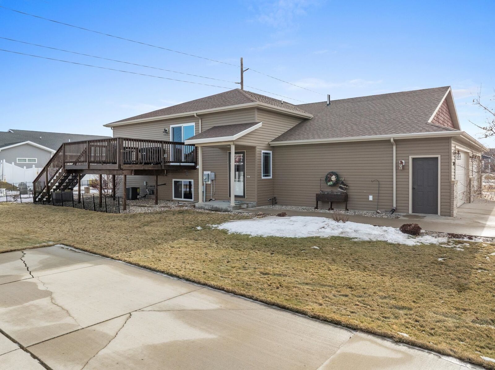 Property Photo: 3409 Spruce Lane SE ND 58701