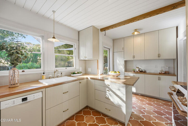 Property Photo:  9160 Huston Road  CA 91311 