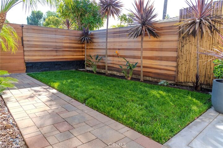 Property Photo:  21865 Jinetes  CA 92691 