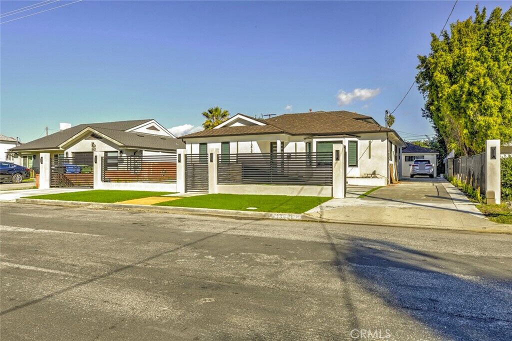 Property Photo:  13937 Sylvan  CA 91401 