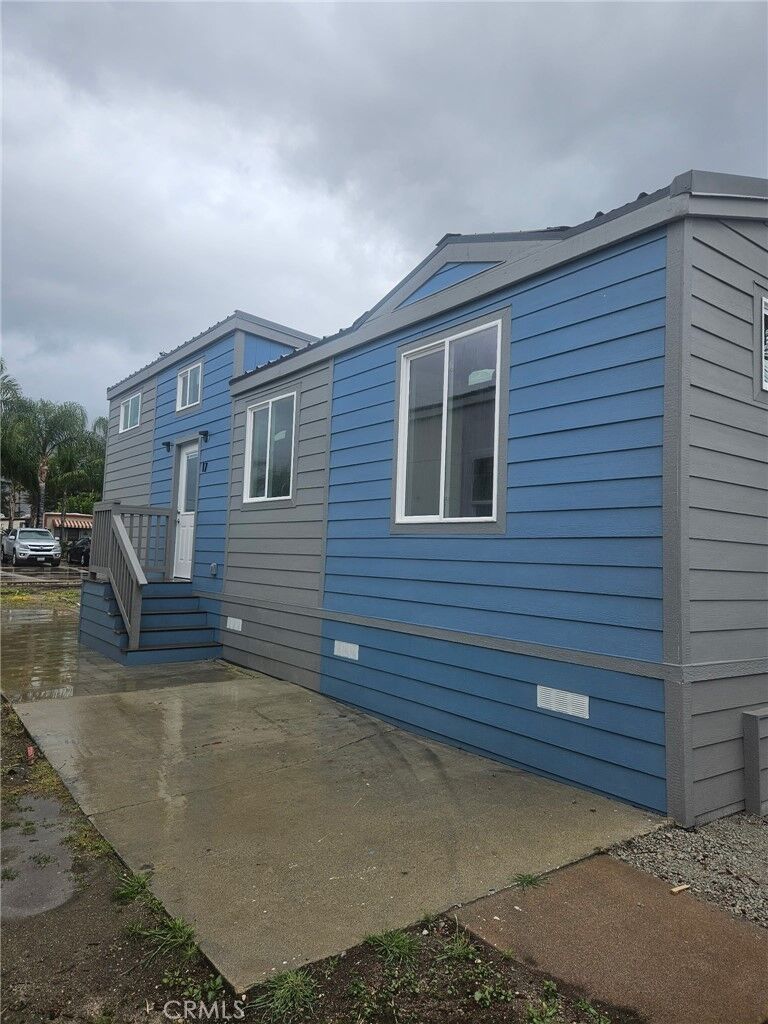 Property Photo:  501 S Mistletoe 17  CA 92582 