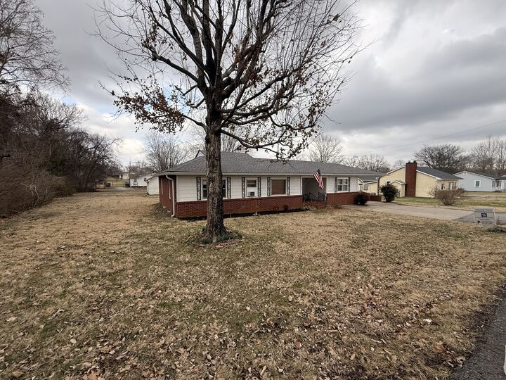 Property Photo:  116 N Saltsman Dr  KY 42240 