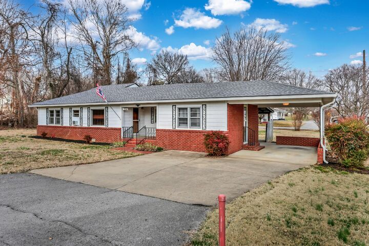 Property Photo:  116 N Saltsman Dr  KY 42240 