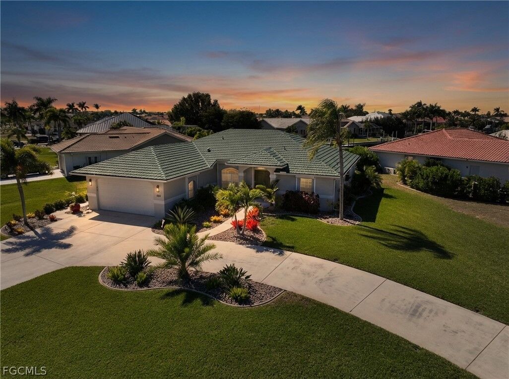 Property Photo: 1001 Mineo Drive FL 33950