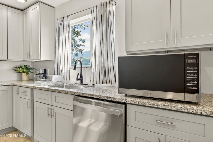 Property Photo:  2800 N Ellen Street 2  AZ 86004 