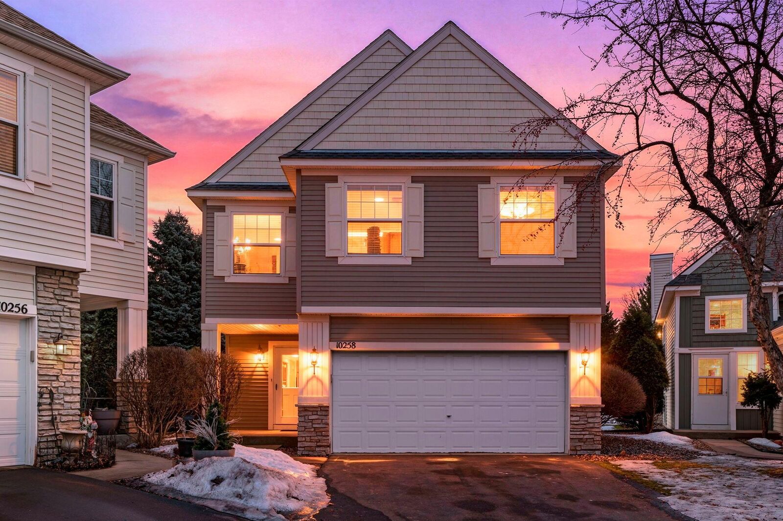 Property Photo:  10258 Country Club Alcove  MN 55129 