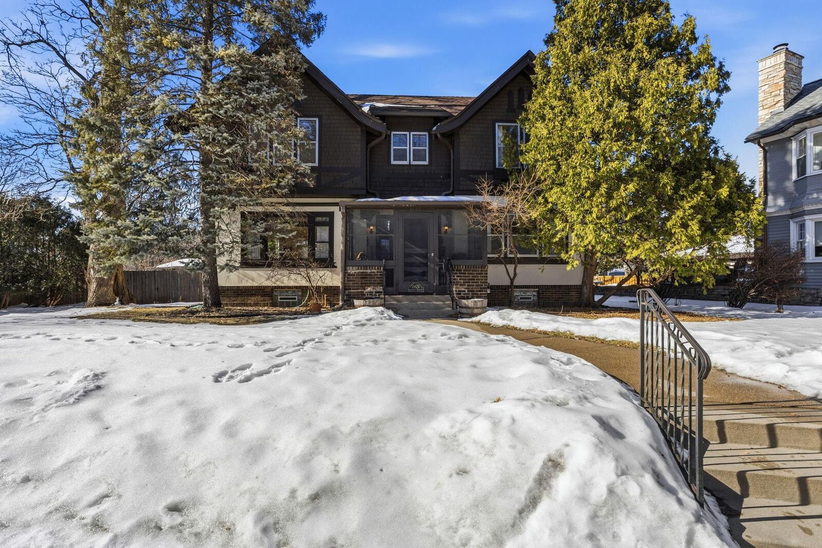 Property Photo:  2426 Sheridan Avenue S  MN 55405 