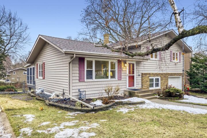 Property Photo:  426 Emerson Avenue W  MN 55118 