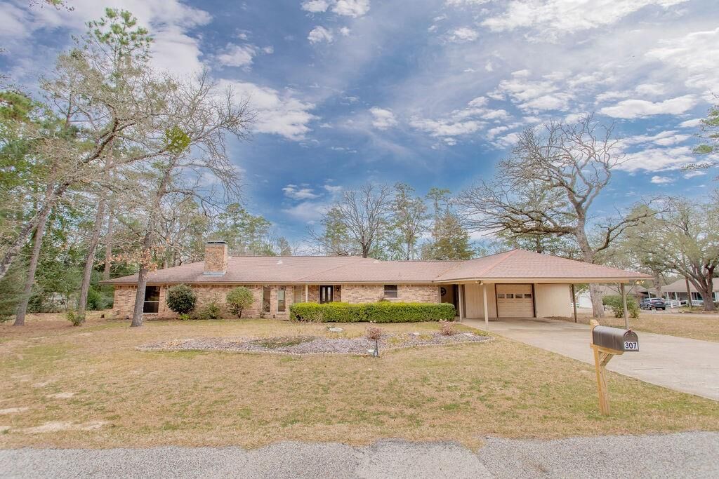 Property Photo:  307 Easy Drive  TX 75771 
