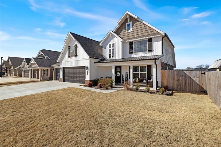 Property Photo:  652 S Baggett Street  AR 72753 