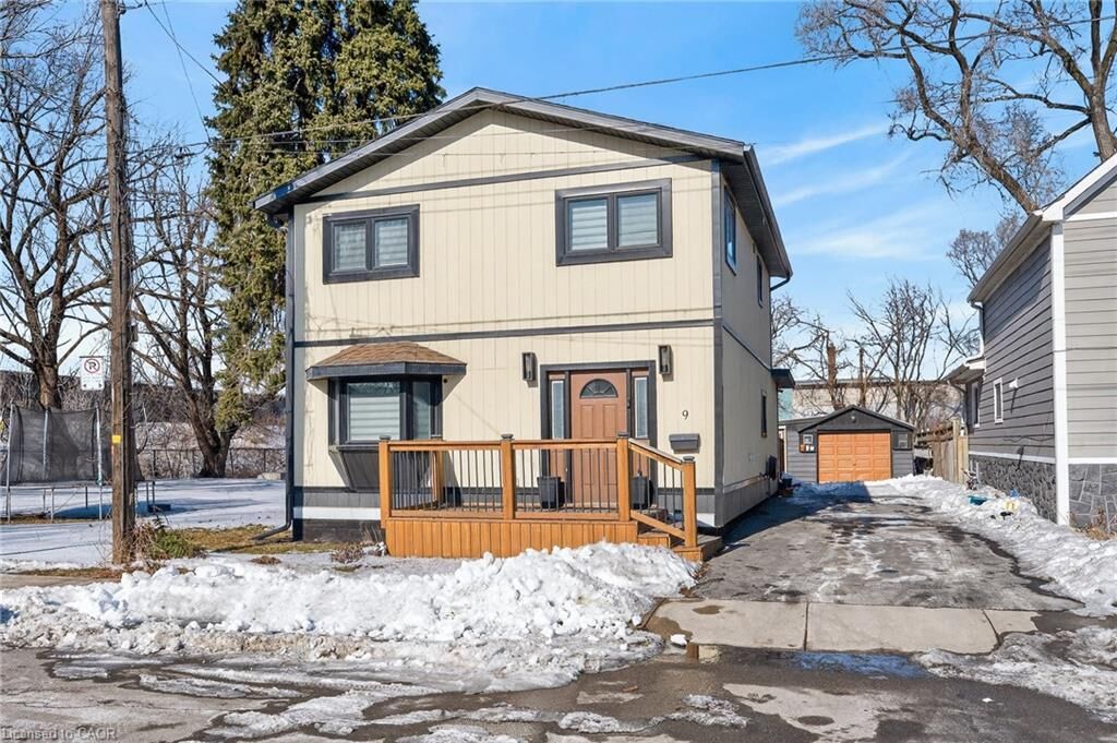 Property Photo: 9 Bayside Avenue ON L8H 7B3
