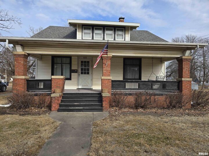 Property Photo:  605 E Chestnut Street  IL 61520 
