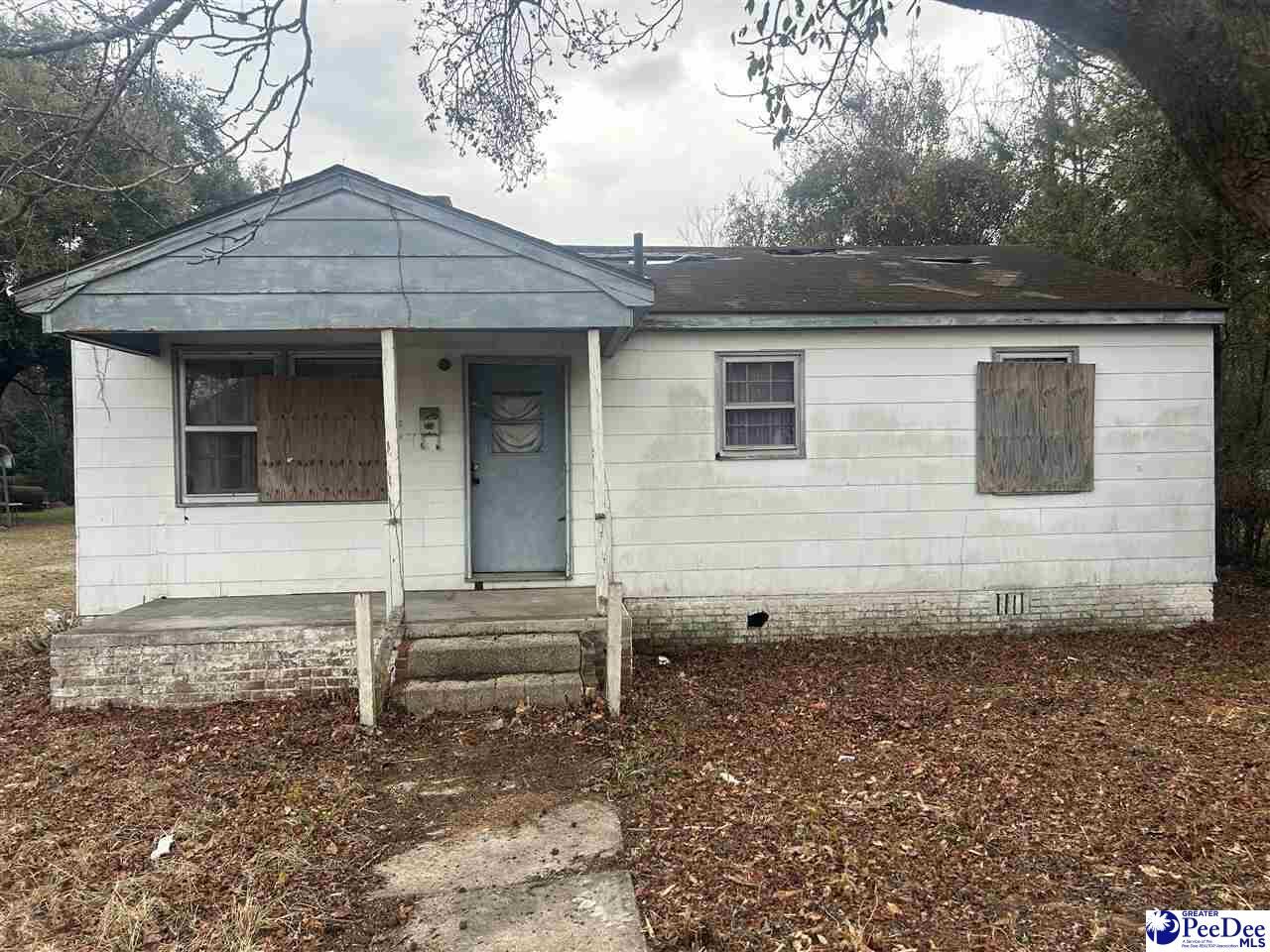 Property Photo:  811 W Marion  SC 29501-2131 