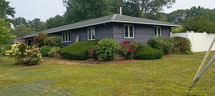 Property Photo:  14 Ridgefield Dr  MA 01701 