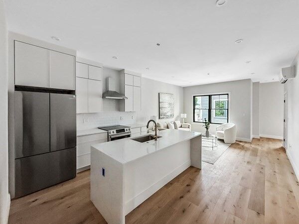 Property Photo:  747 Cambridge St 7  MA 02141 