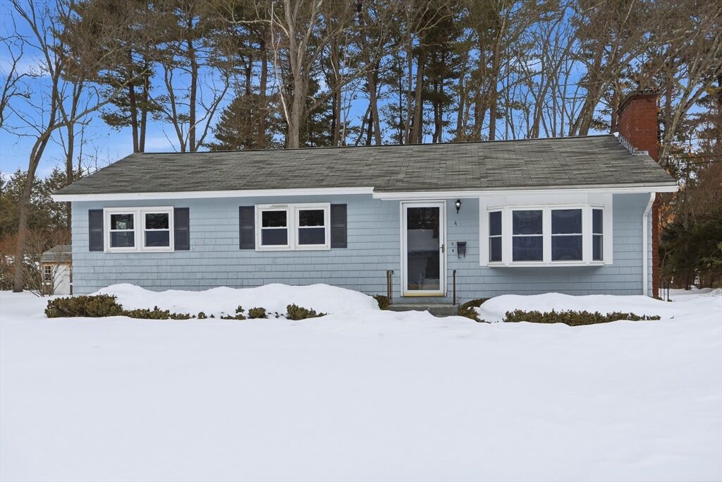 Property Photo:  4 Charlemont Court  MA 01863 