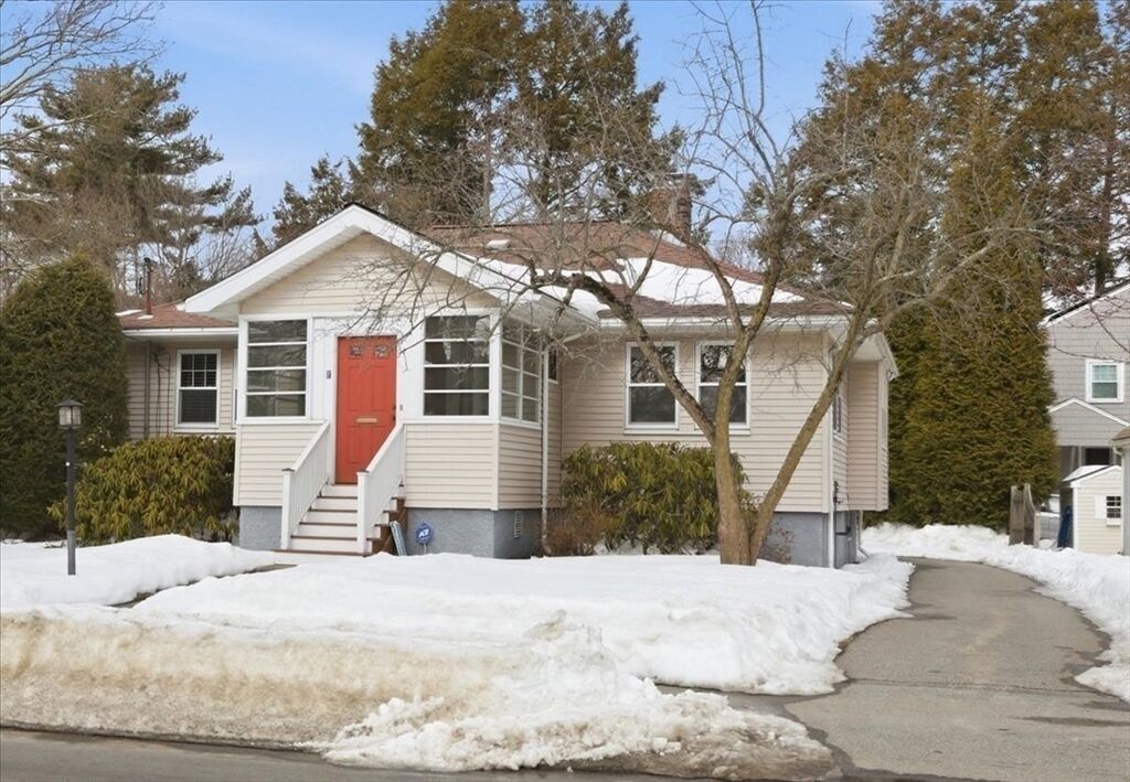 Property Photo:  7 West Street  MA 02494 