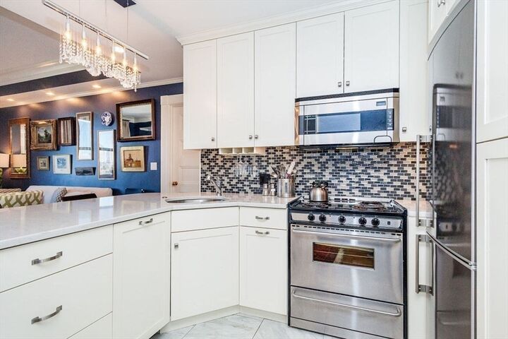 Property Photo:  21 Beacon St 5I  MA 02108 