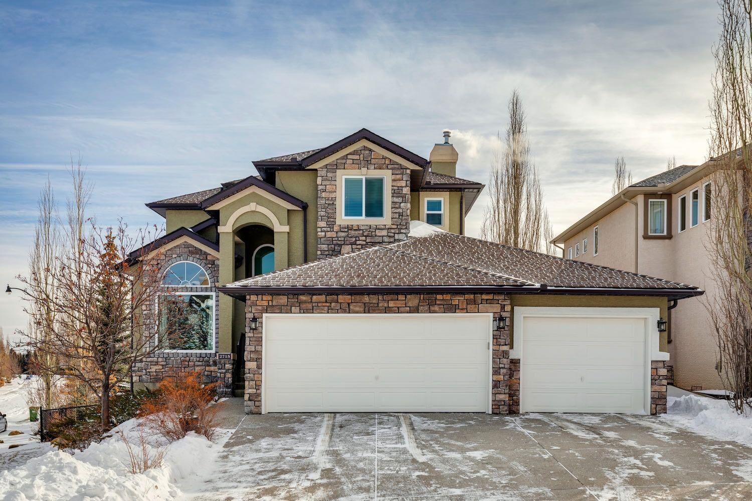 Property Photo:  2715 Evercreek Bluffs Way SW  AB T2Y 4V7 