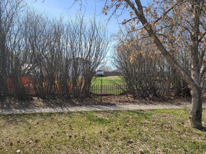 Property Photo:  10022 98 Street  AB T0H 3C0 