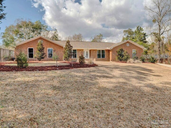 Property Photo:  1009 Fleming Dr  FL 32514 