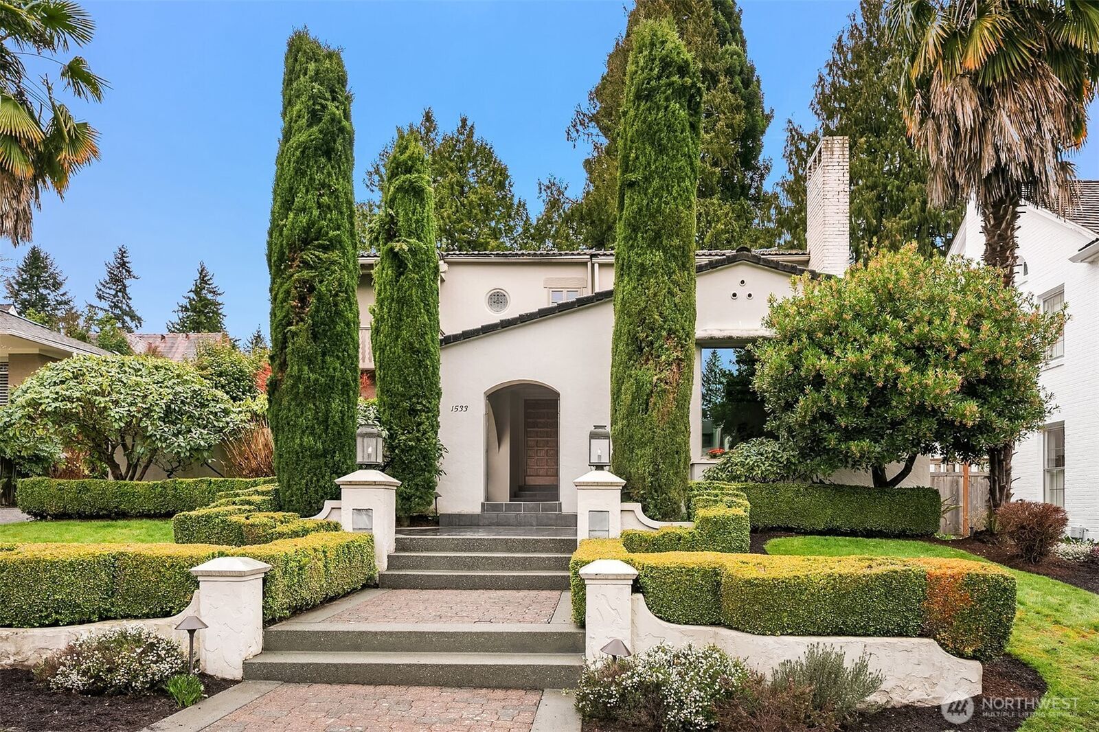 Property Photo:  1533  Shenandoah Drive E  WA 98112 