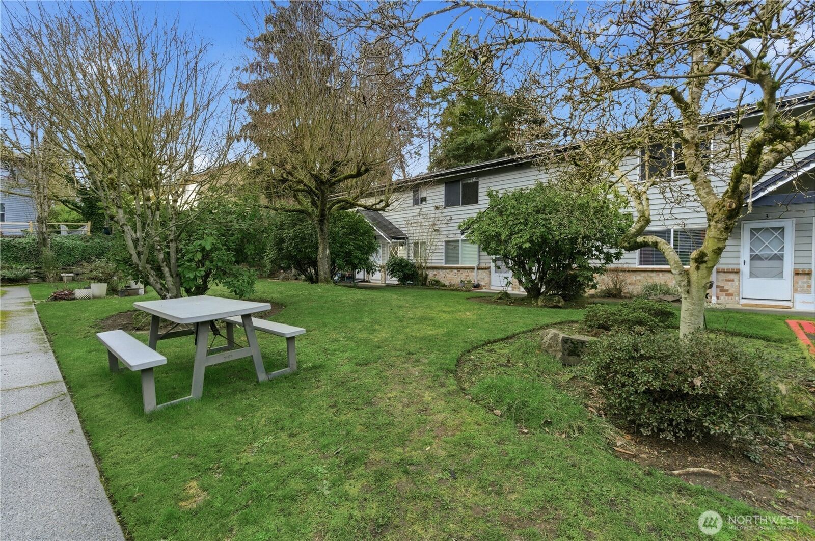 Property Photo:  7909  218th Street SW 6  WA 98026 