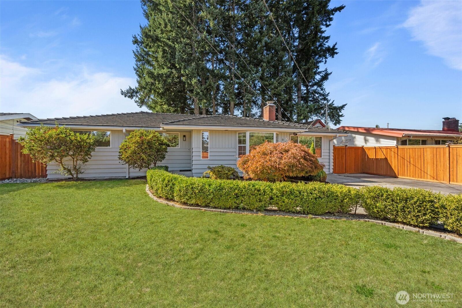 Property Photo: 915 Monroe Avenue NE WA 98056