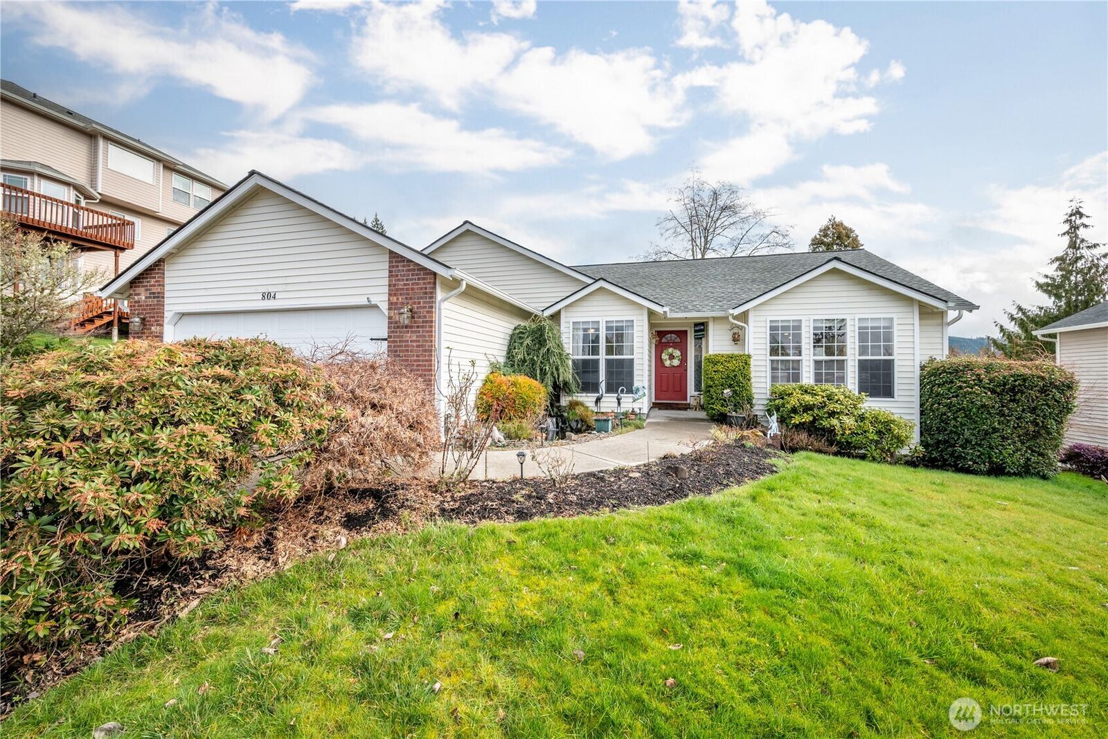 Property Photo:  804  Edinburgh Court  WA 98626 