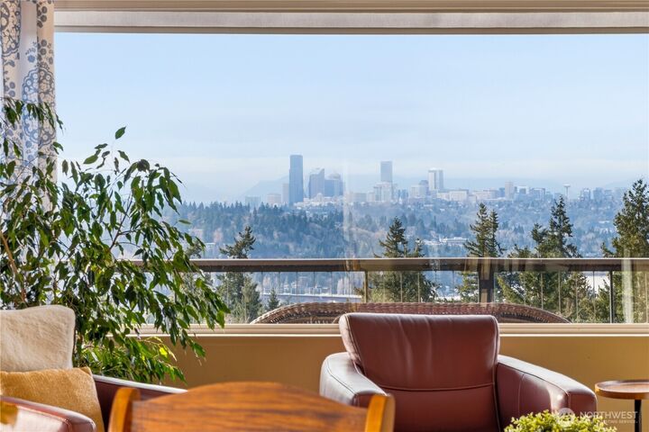 Property Photo:  13635 SE 43rd Street  WA 98006 