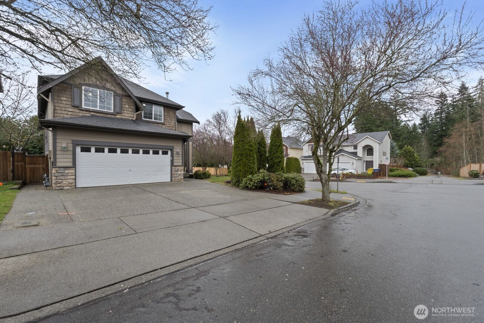 Property Photo:  4233  154th Place SE  WA 98012 