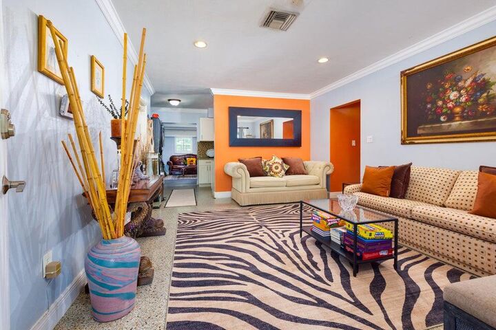 Property Photo:  145 SE 3rd Avenue  FL 33435 