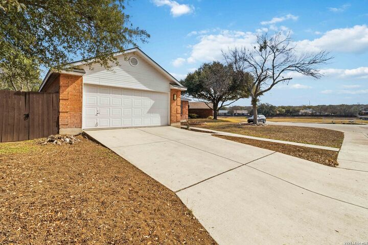 Property Photo:  8106 Heritage Park  TX 78240 