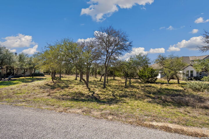 Property Photo:  913 Cross Oak  TX 78132 