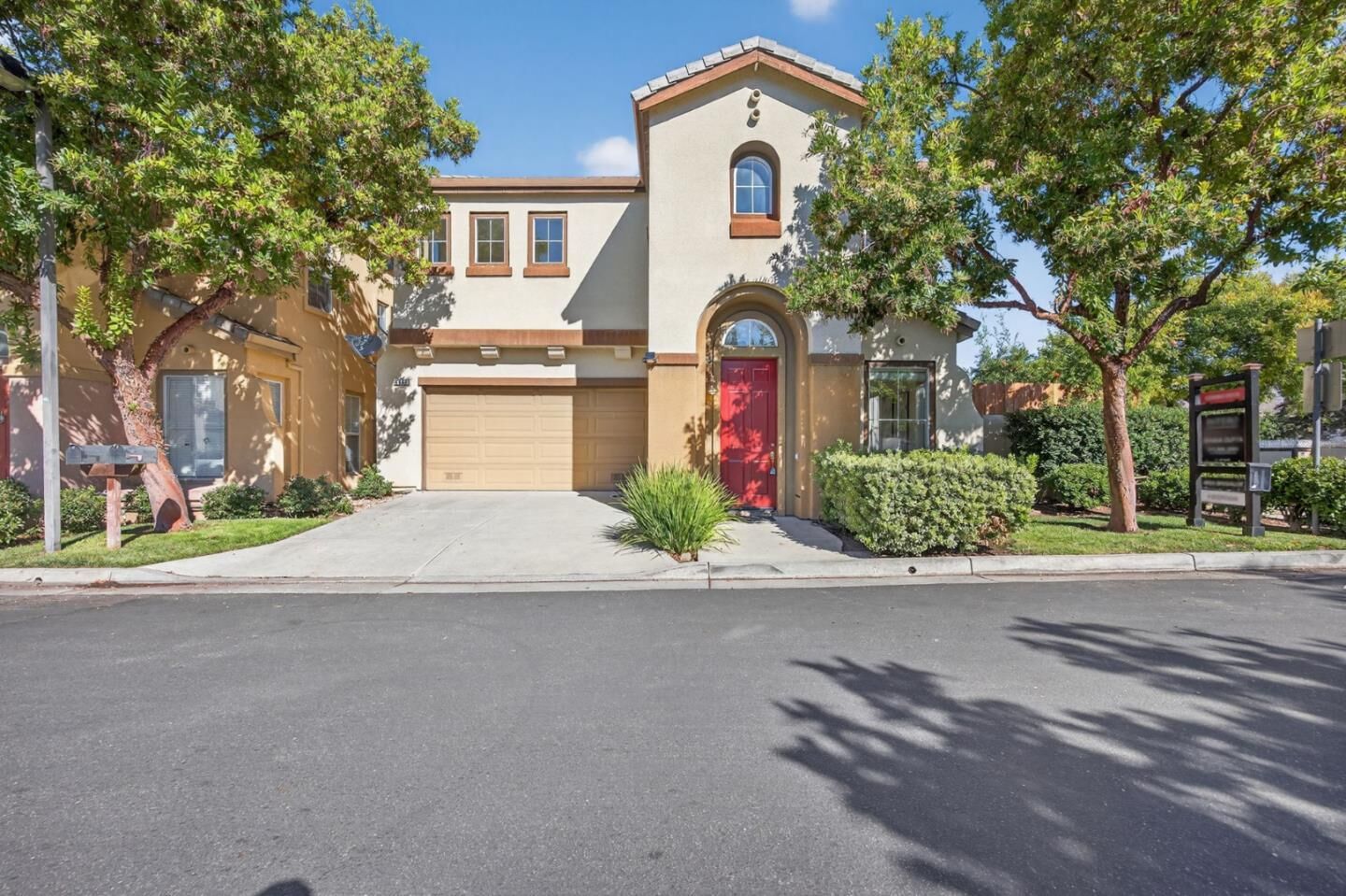 Property Photo: 2955 Vineyard Park Drive CA 95148