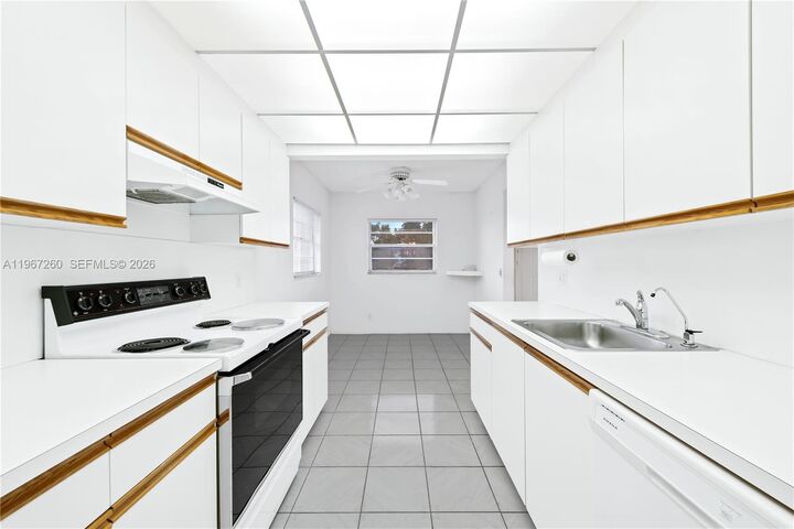 Property Photo: 12701 SW 13th St 314F FL 33027