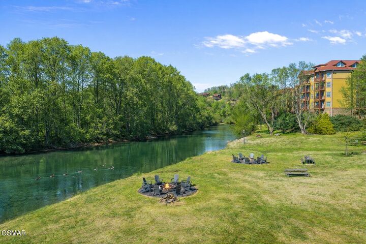 Property Photo:  527 River Place Way  TN 37862 