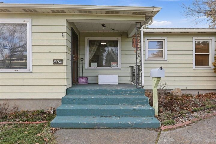 Property Photo: 4811 N Maple St WA 99205