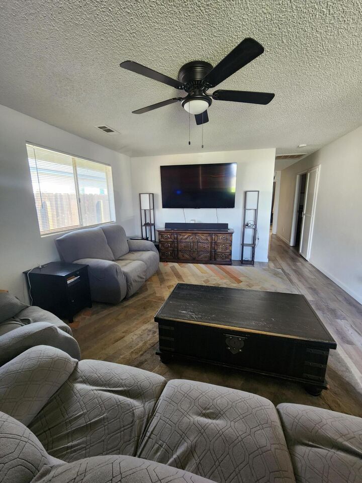 Property Photo:  1453 E Sonora Avenue  CA 93274 
