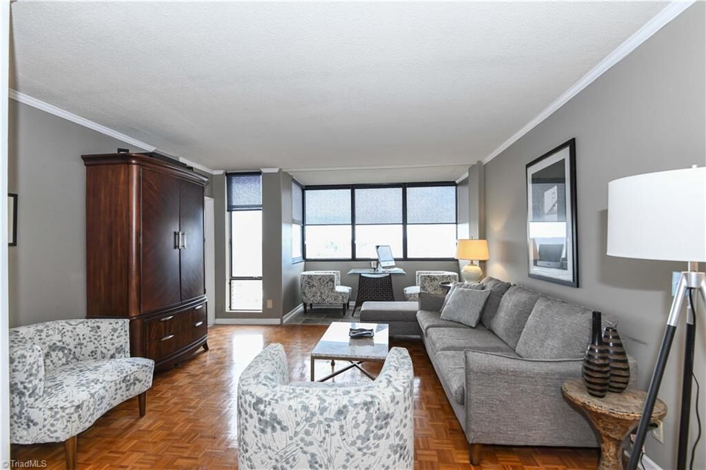 Property Photo:  1101 N Elm Street 1005  NC 27401 