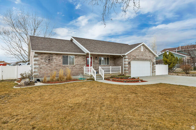Property Photo: 613 W Saddlebrook Dr UT 84651