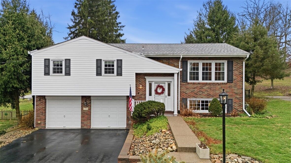 Property Photo:  1500 Fernledge Dr  PA 15101 