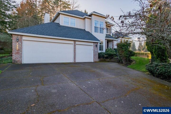 Property Photo:  1235 NW Countryside Ct  OR 97128 