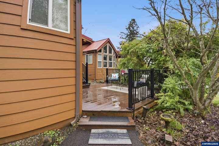 Property Photo: 8372 Enchanted (#193) Wy SE 193 OR 97392